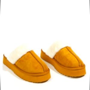 NWT Altar’d State Cozy Band Platform Slippers